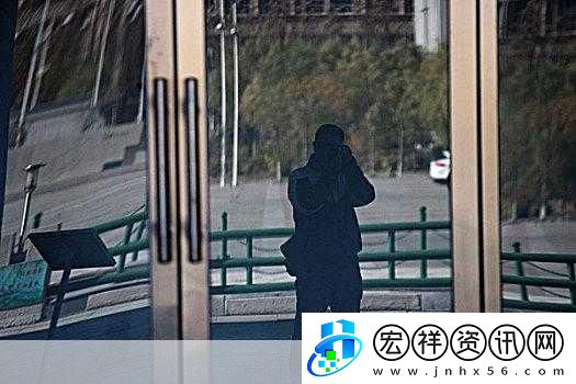 抬頭看鏡子里的結(jié)合處隱藏了什么