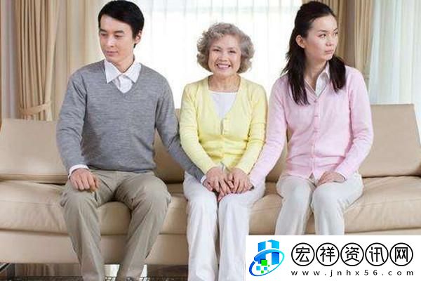 “和婆婆共用”潮起科技界新風(fēng)尚吹得我頭暈?zāi)垦＃?></p><p>你說這科技，它怎么就這么不安分呢？一會兒弄個智能機器人，一會兒又整個共享經(jīng)濟(jì)，現(xiàn)在可好，連“和婆婆共用”都成了時尚。我在這兒敲鍵盤，旁邊的小伙伴一個勁兒地給我出主意，說什么“大膽想，勇敢寫”，好吧，那我就放開膽子，帶你們領(lǐng)略一下這令人眼花繚亂的科技新風(fēng)尚。</p><p>說到“和婆婆共用”，我眼前立刻浮現(xiàn)出一場好戲。你看那科技巨頭們，一個個摩拳擦掌，爭相研發(fā)各種神奇的產(chǎn)品。有個家伙，竟然發(fā)明了一款可以和婆婆共用的智能馬桶！我滴個神啊，這可真是應(yīng)了那句老話：“懶人有懶?！?。想象一下，當(dāng)你舒服地坐在馬桶上，它還能幫你婆婆按摩，這畫面太美，我不敢看！</p><p>這不，還有更絕的。有個腦洞大開的發(fā)明家，設(shè)計了一款可以和婆婆共用的智能冰箱。據(jù)說這款冰箱能根據(jù)你的飲食習(xí)慣，自動調(diào)整食物的擺放位置，還能幫你婆婆節(jié)省空間。我只想說，這冰箱真是“貼心”到家了，可它有沒有考慮過我的感受？我那親愛的婆婆，她老人家可不愛吃我愛的麻辣燙啊！</p><p>科技界的這場“和婆婆共用”風(fēng)潮，可真是讓我開了眼界。我這邊為減肥煩惱，那邊已經(jīng)有公司研發(fā)出了一款可以和婆婆共用的健身器材。嗯，這主意不錯，一家人齊鍛煉，其利斷金嘛！可是，我那婆婆，她老人家能受得了這么“刺激”的運動嗎？</p></article>                    </div>
                    <div   id=